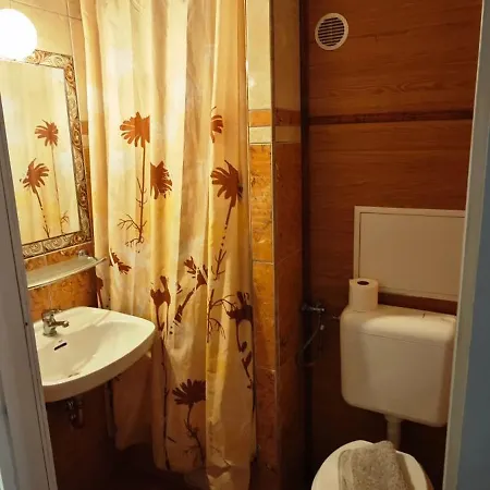 Leslie Апартаменты *