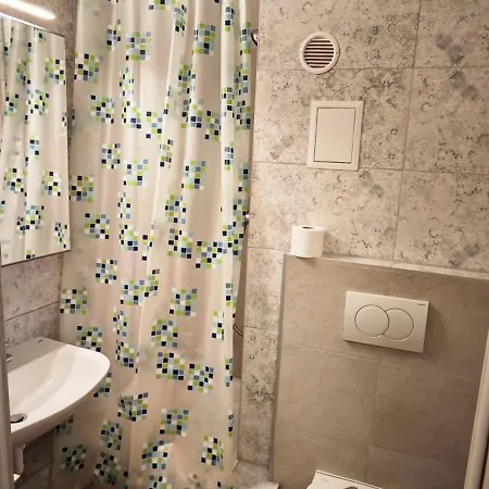 アパート Leslie *