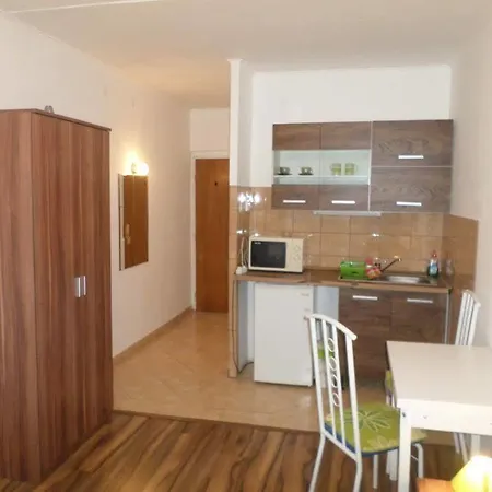 Apartment Leslie