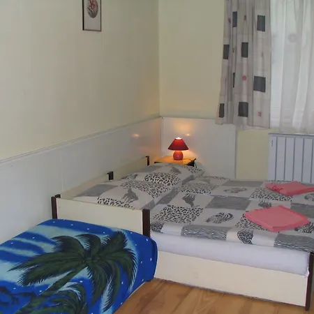 アパート Leslie *