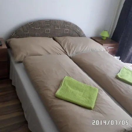 Apartment Leslie